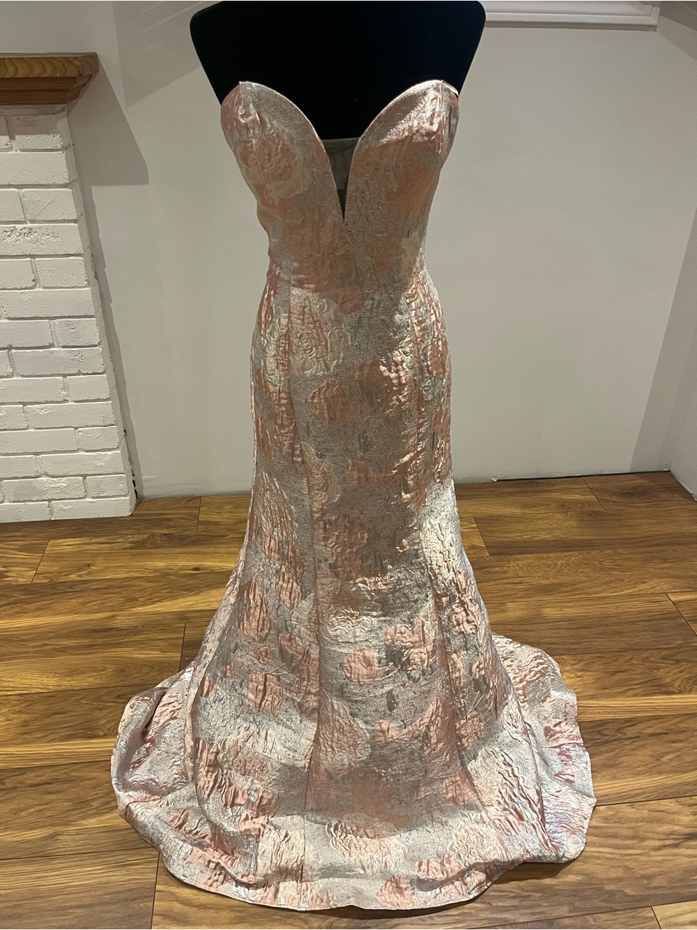 Camille La Vie Blush Pink Metallic Floral Mermaid Gown Size 10